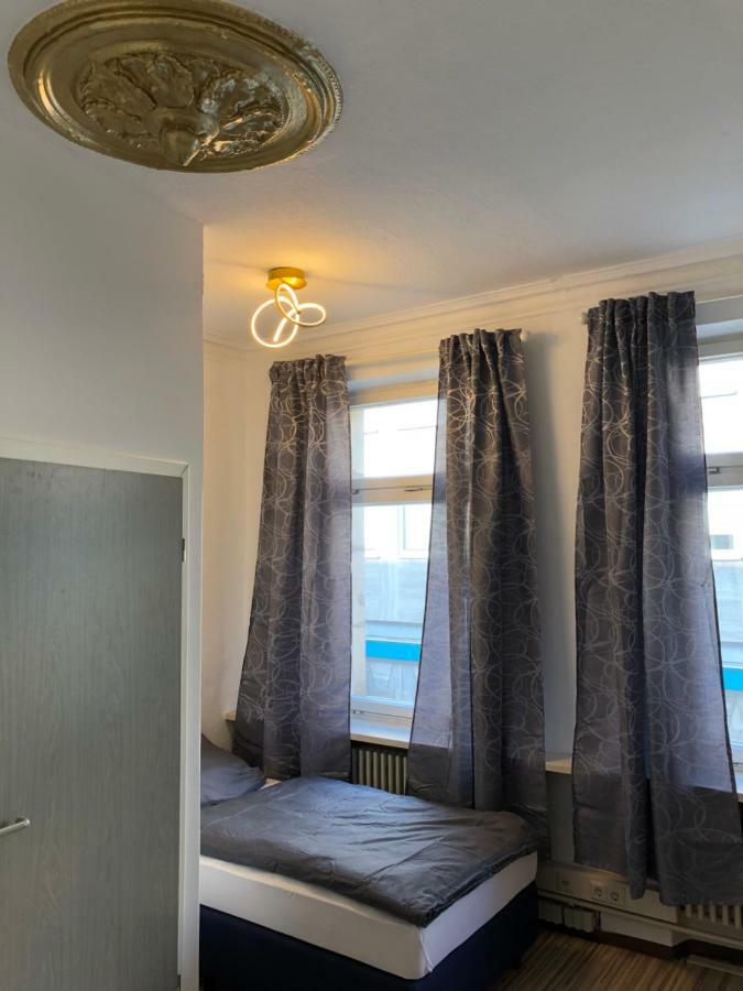 Downtown City - Privaterooms Fürth エクステリア 写真