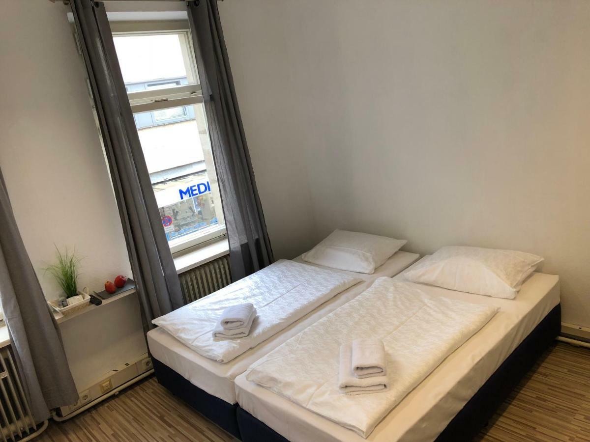 Downtown City - Privaterooms Fürth エクステリア 写真